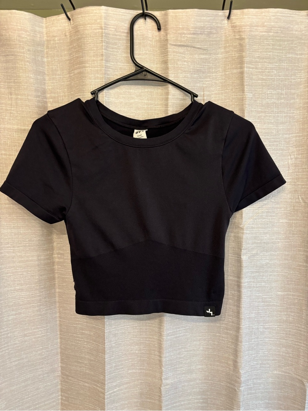 JoyLab Black seamless crop top with cut out back